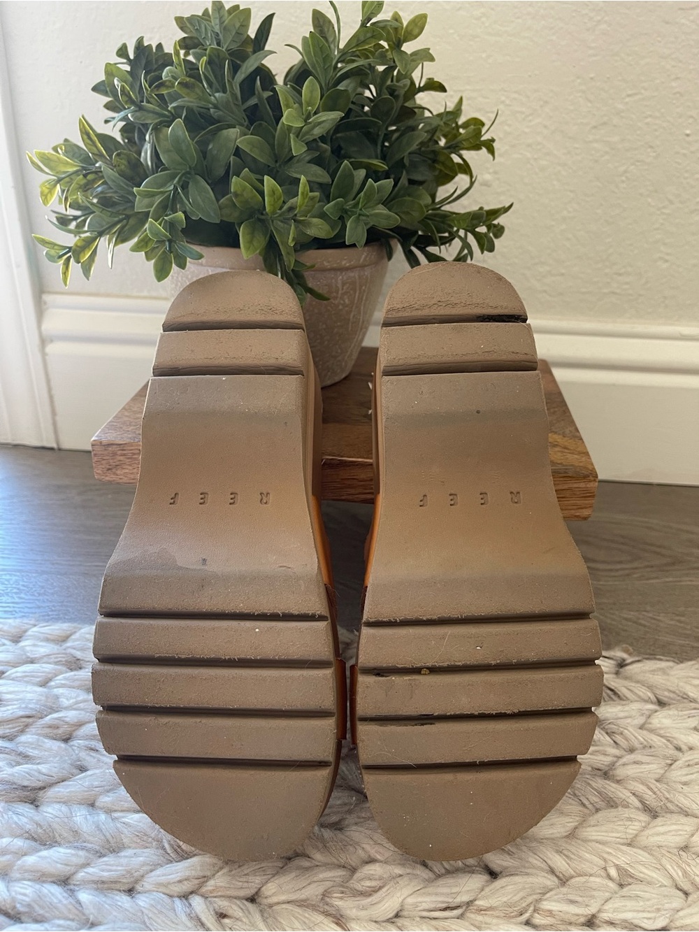 Reef Women's Cushion Vista Higher Sandals in Natural - Picture 4 of 8